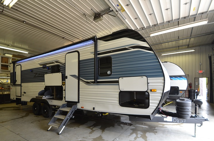 CrossRoads Zinger Travel Trailer